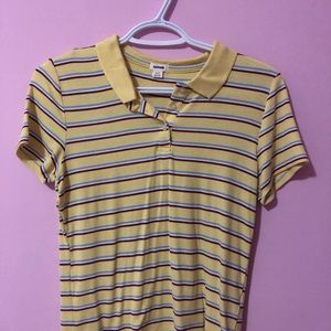 yellow striped top!